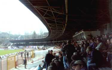 Erzgebirgestadion - Haupttribüne besetzt