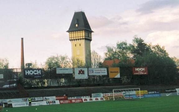 Stadion na Støeleckm Ostrov - Hintertorseite mit Turm-Panorama