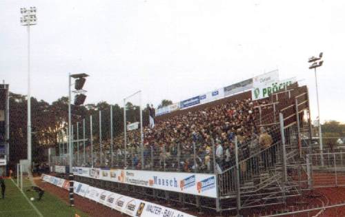 Stadion an der Liebigstraße - Stahrohrtribne hinterm Tor